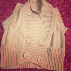 White buttoned on sleeves sweater